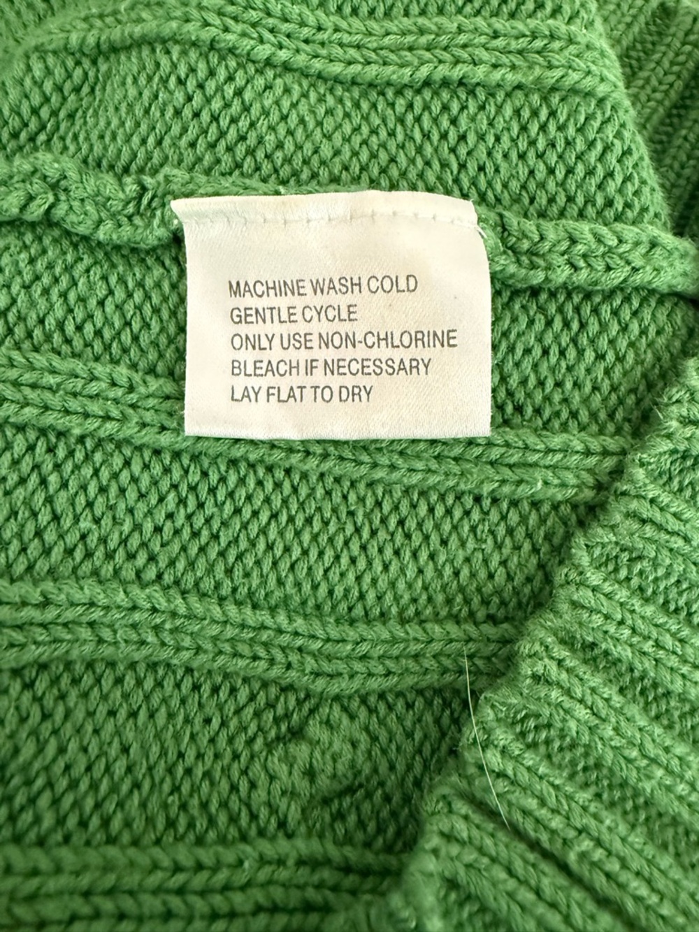 Vineyard Vines Women’s Cable Knit Sweater - Green. XL - Picture 6 of 6